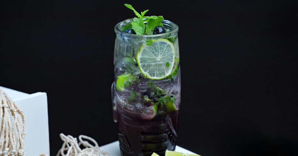 Blackberry Mint Iced Tea
