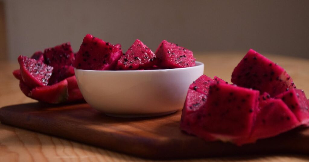 How to Prepare Dragon Fruit for Juicing
