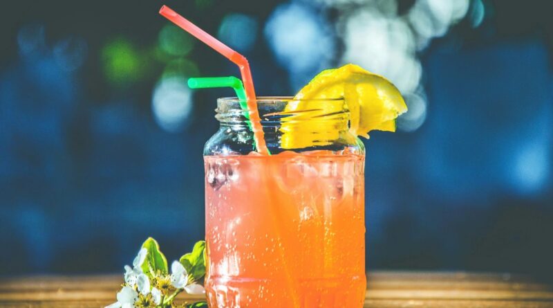 What Is Arnold Palmer Drink – The Iconic Tea-Lemon Mix